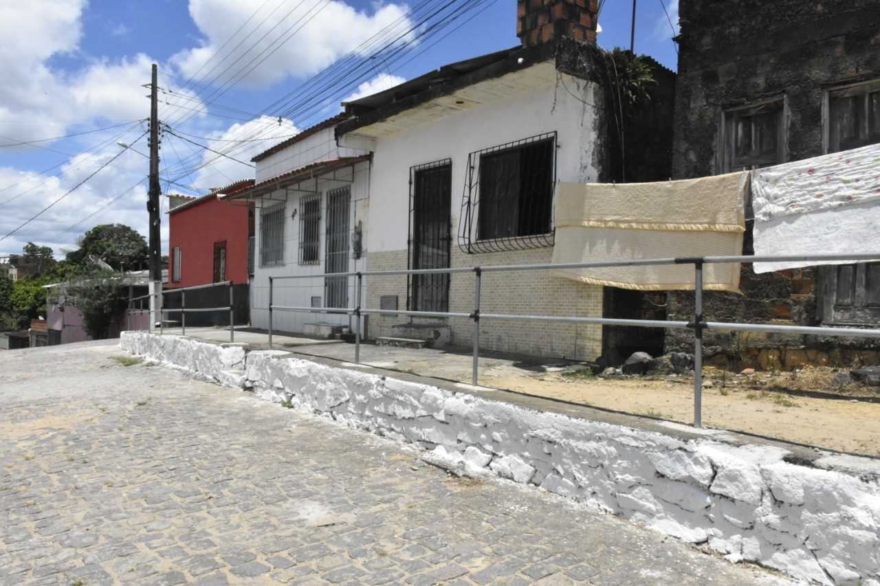 Camacã: 40 anos depois, moradores da Rua Nossa Senhora do Socorro comemoram a instalação de corrimão
